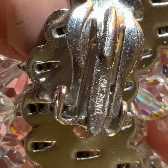 Bold Sparkling Clip Earrings Vintage - Picture 13 of 15